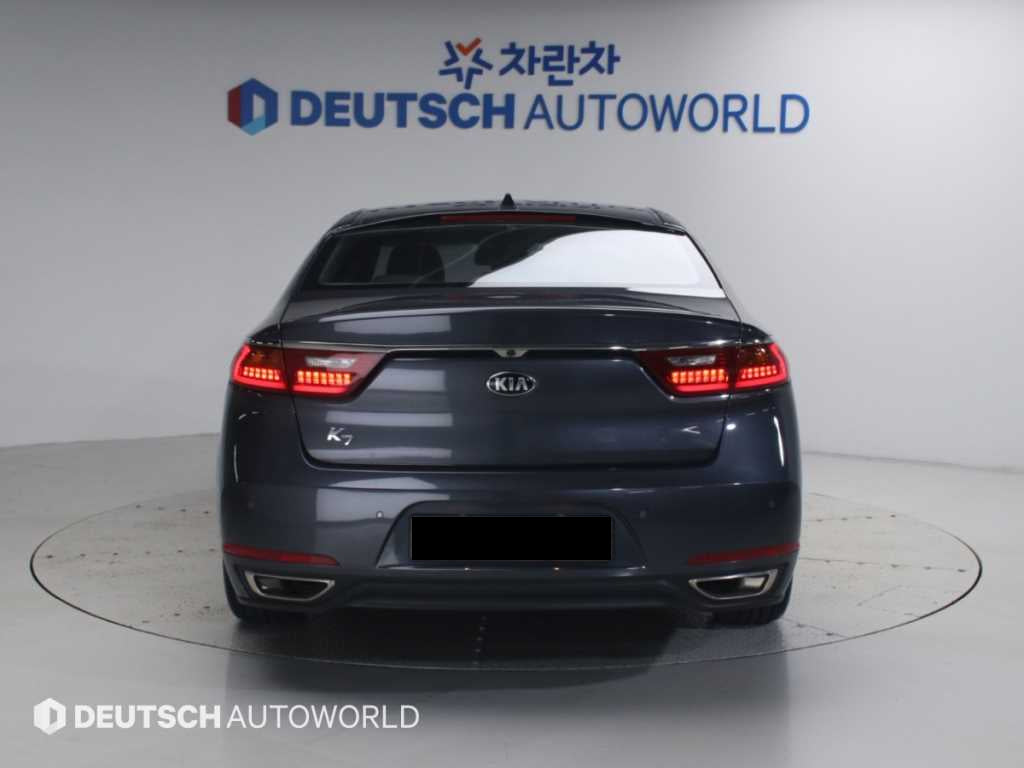 Kia K7 — photo 04