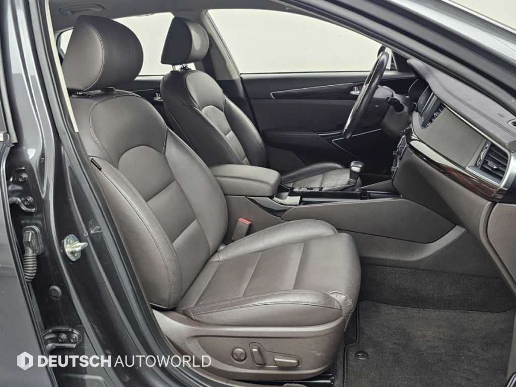 Kia K7 — photo 10