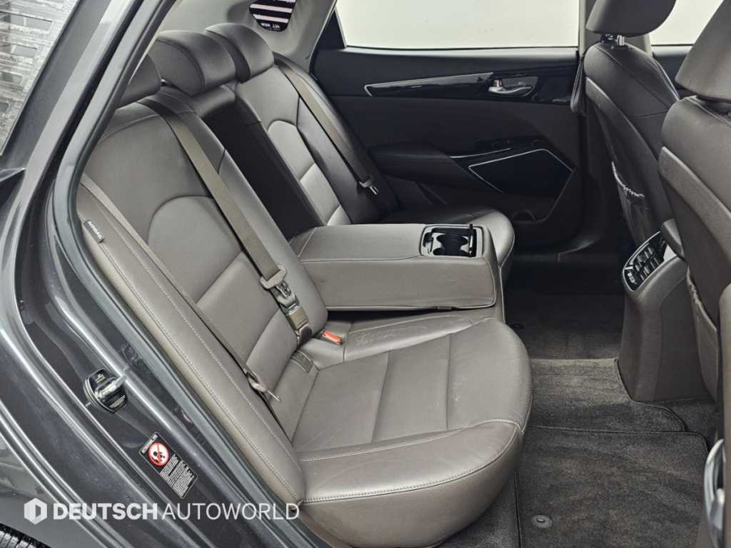 Kia K7 — photo 12