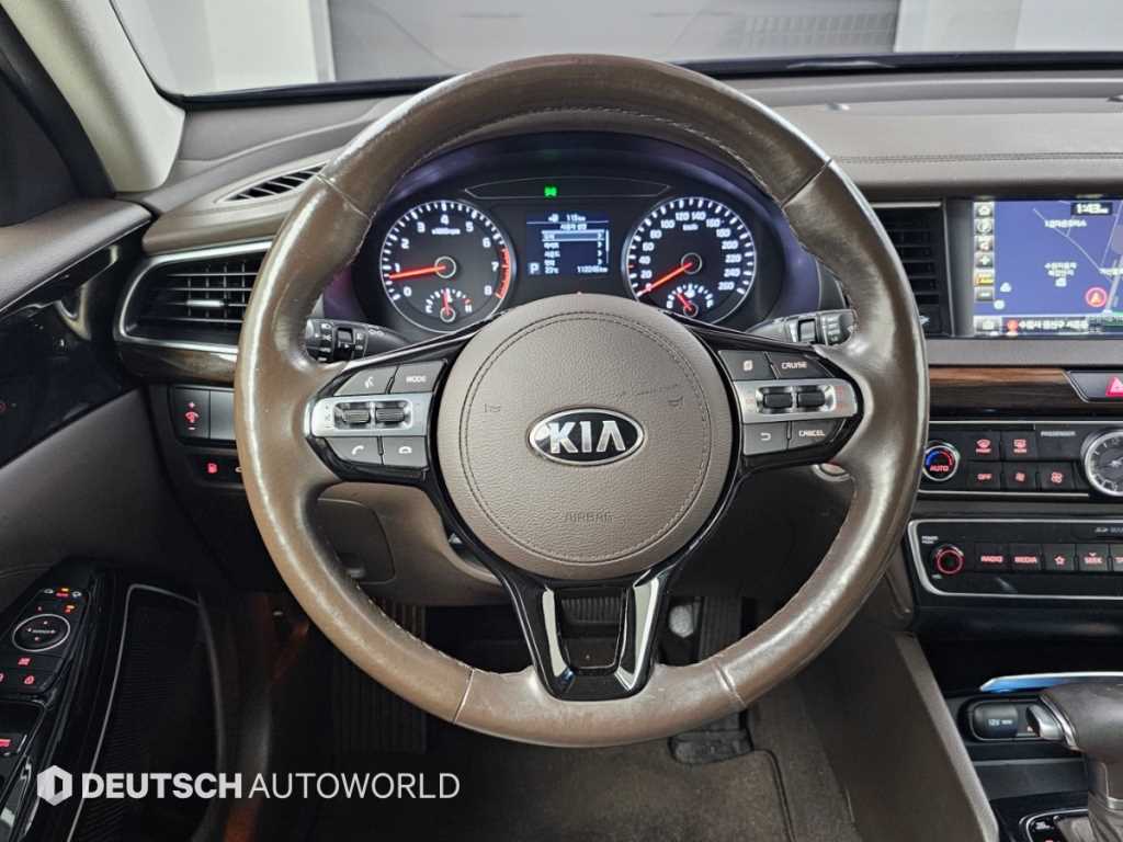 Kia K7 — photo 13