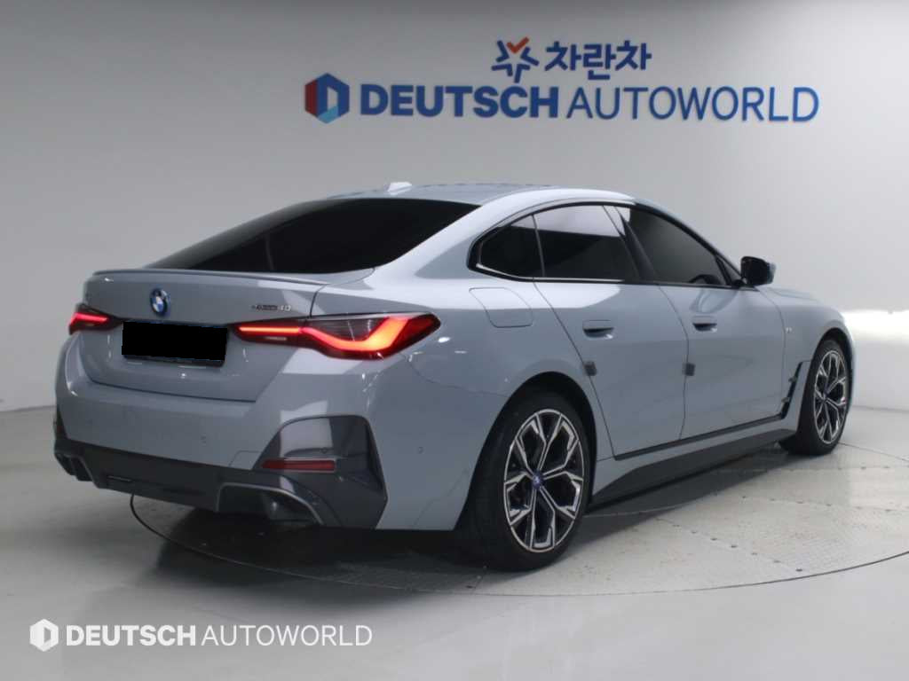 BMW i4 — photo 02