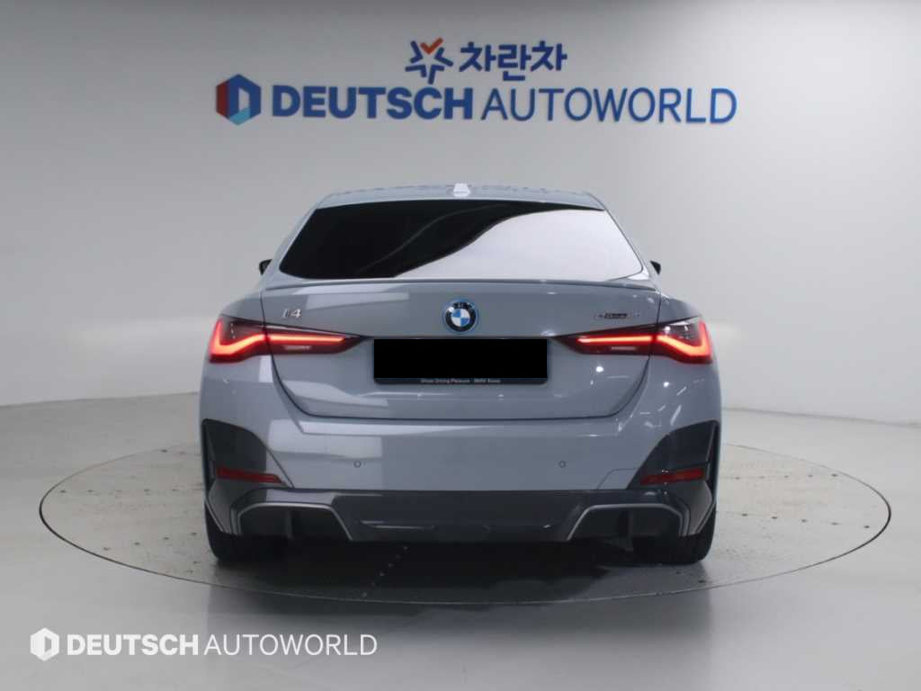 BMW i4 — photo 04