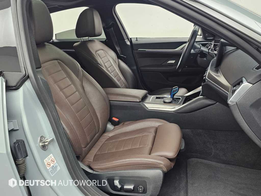 BMW i4 — photo 10