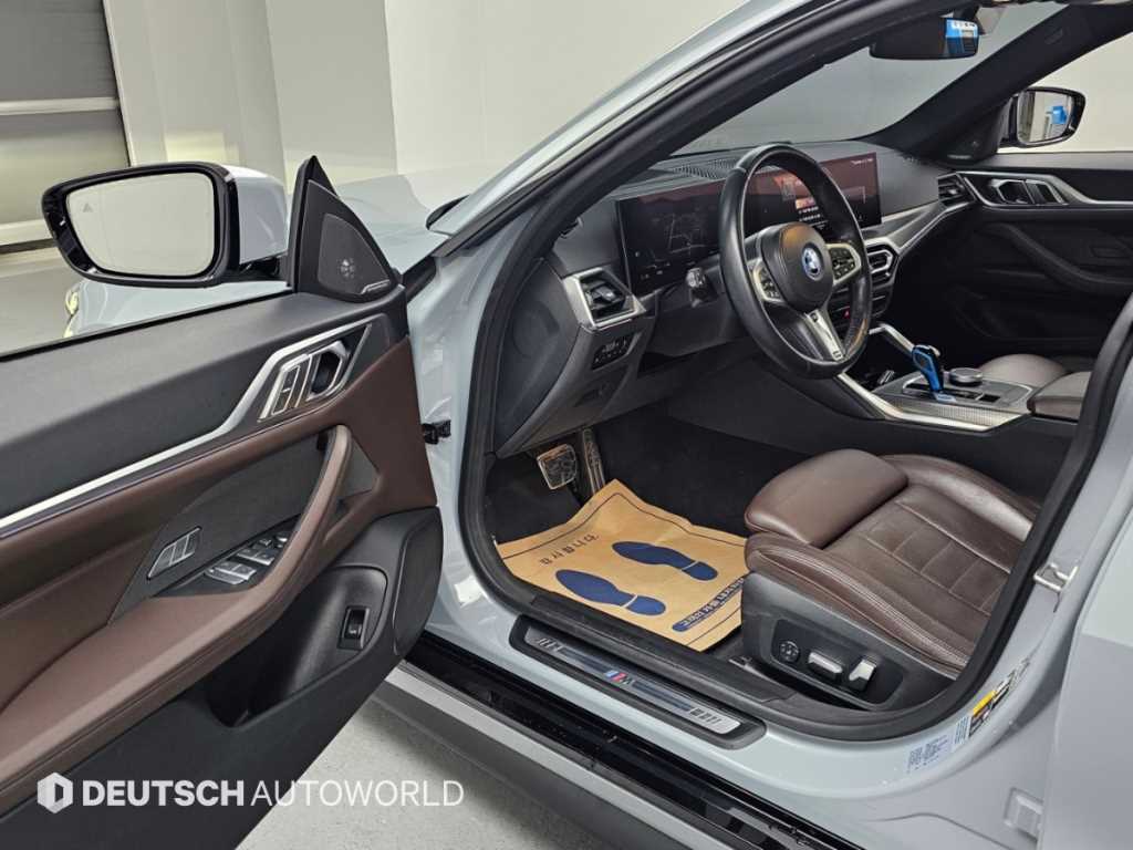 BMW i4 — photo 11