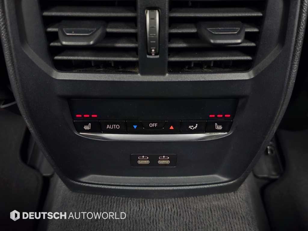 BMW i4 — photo 16