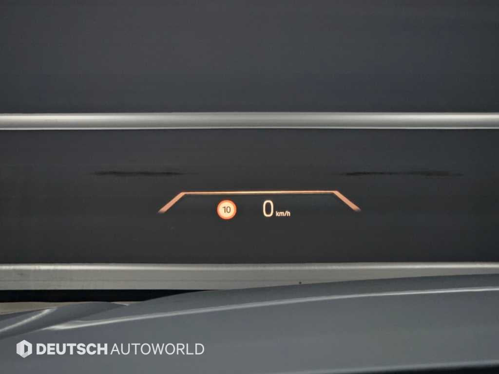 BMW i4 — photo 17