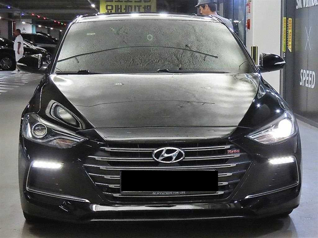 Hyundai Avante — photo 02