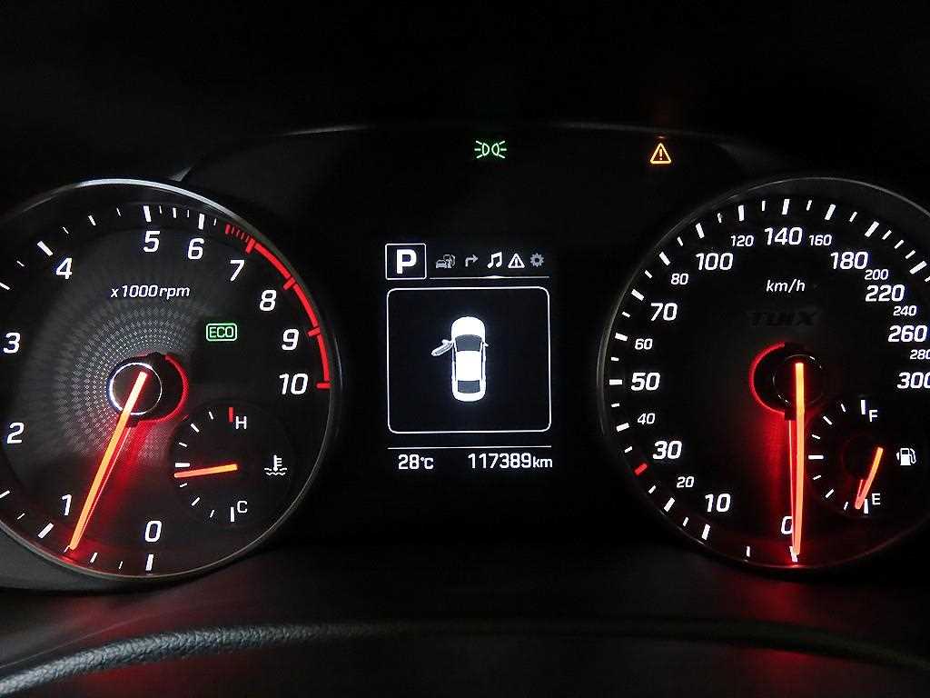 Hyundai Avante — photo 09