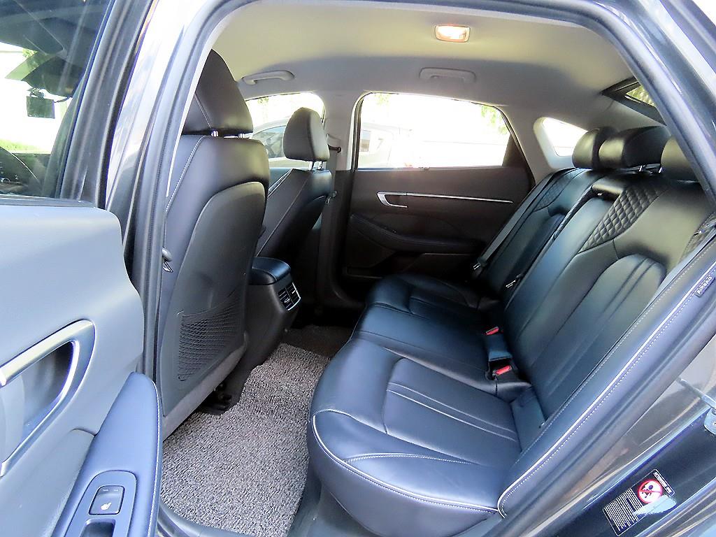 Hyundai Sonata — photo 06