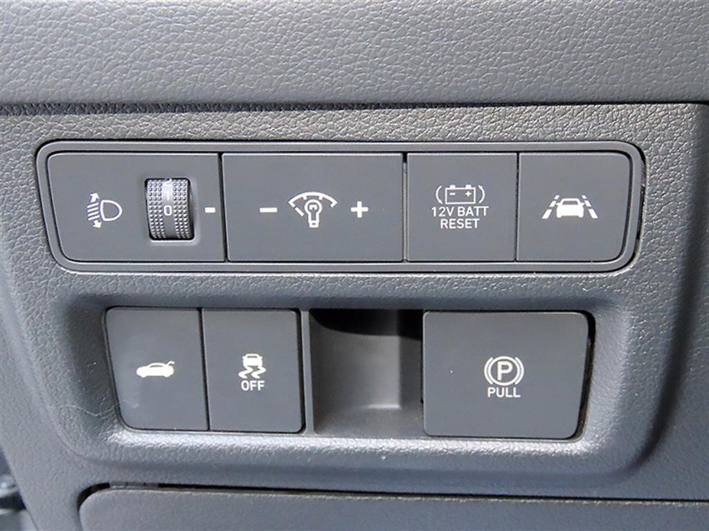 Hyundai Sonata — photo 12