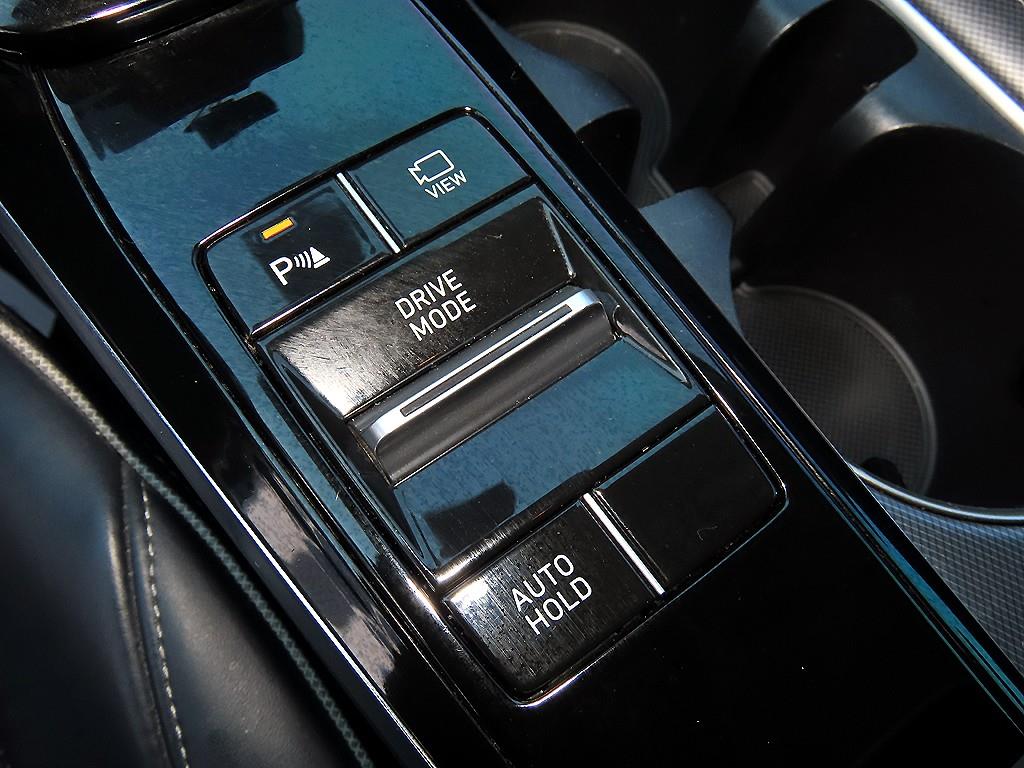 Hyundai Sonata — photo 13