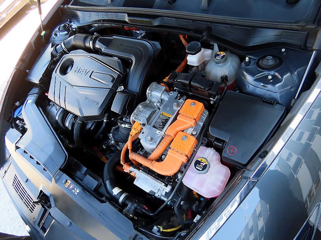 Hyundai Sonata — photo 19