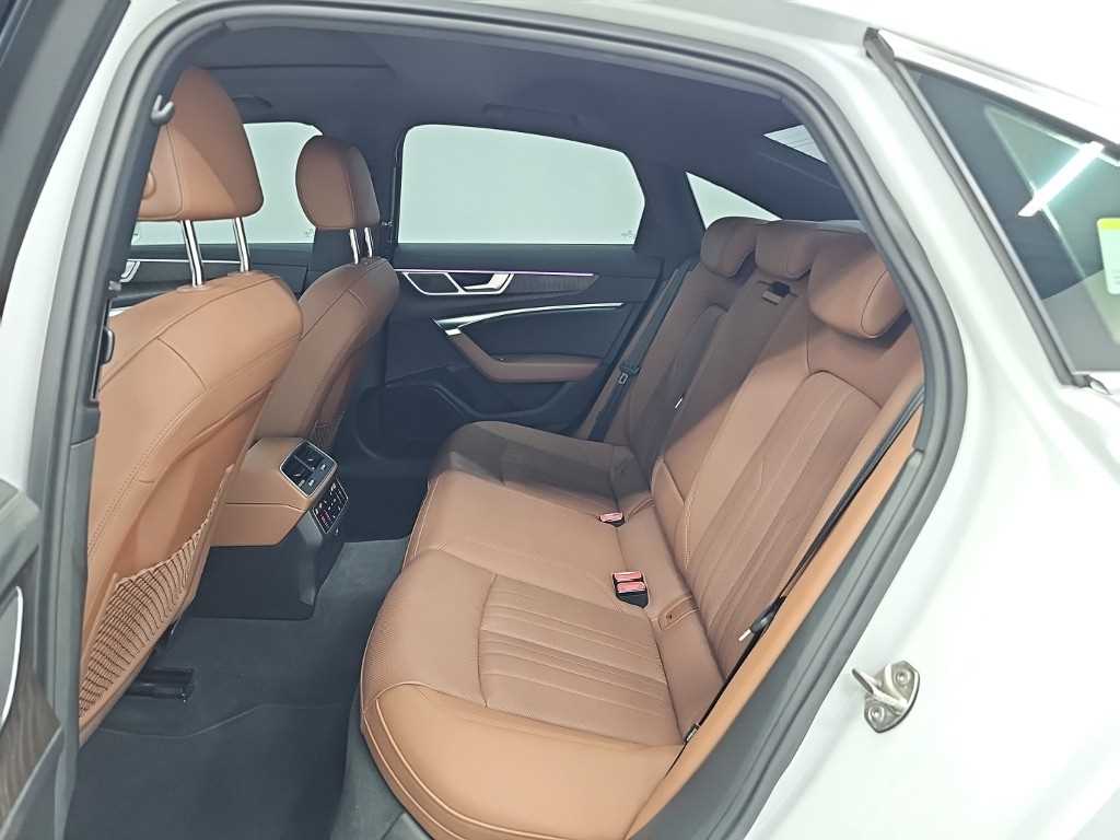Audi A6 — photo 11