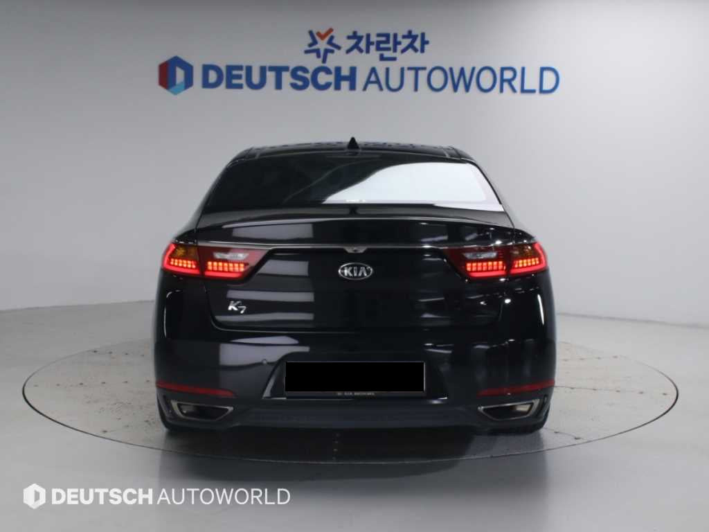 Kia K7 — photo 04