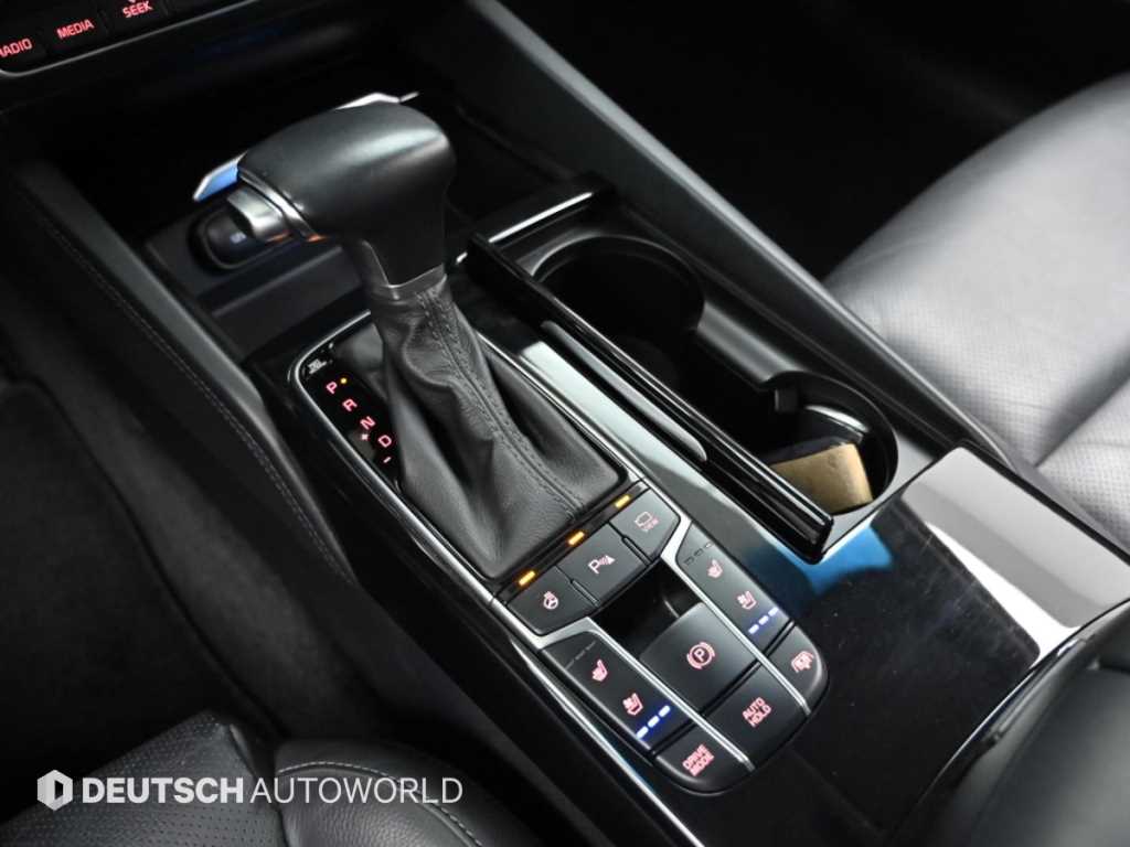 Kia K7 — photo 09