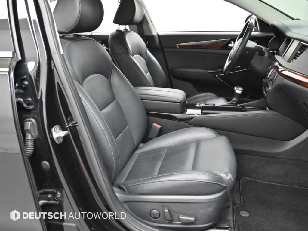 Kia K7 — photo 10