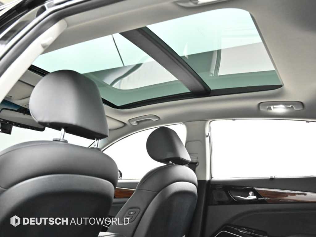 Kia K7 — photo 18