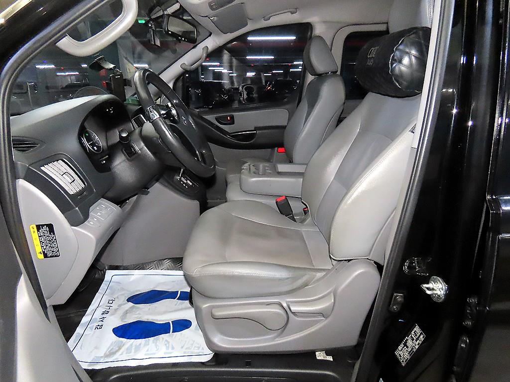 Hyundai Starex — photo 06
