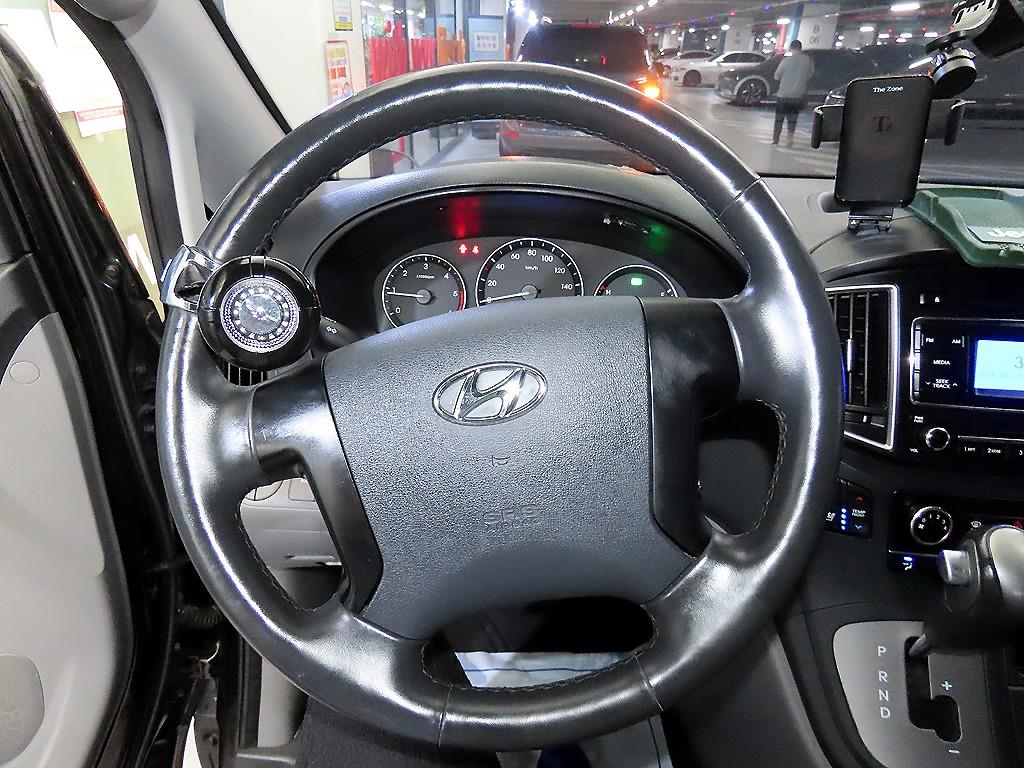 Hyundai Starex — photo 08