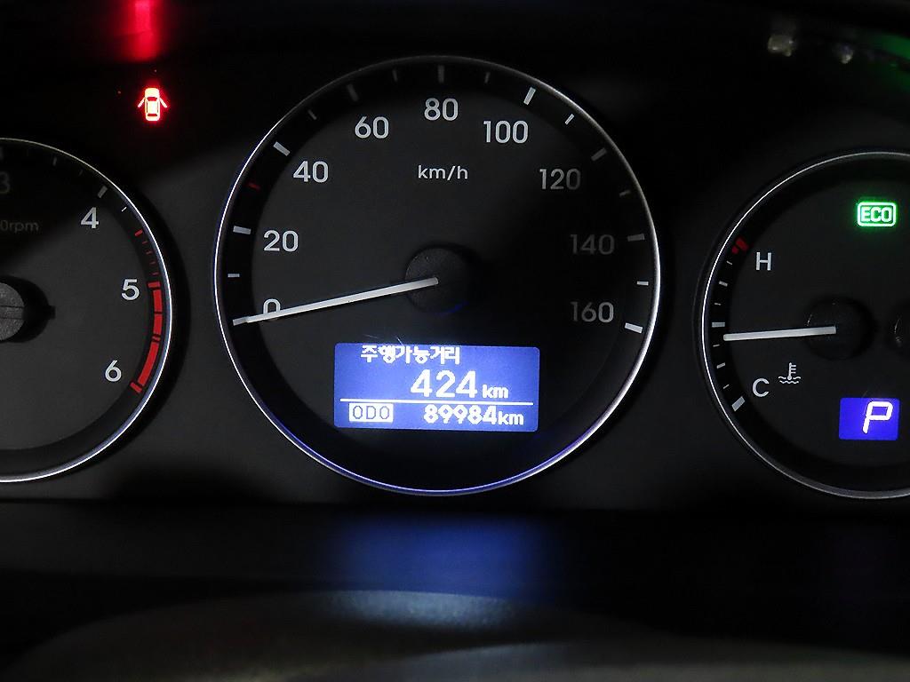Hyundai Starex — photo 09