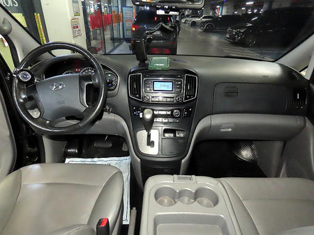 Hyundai Starex — photo 10