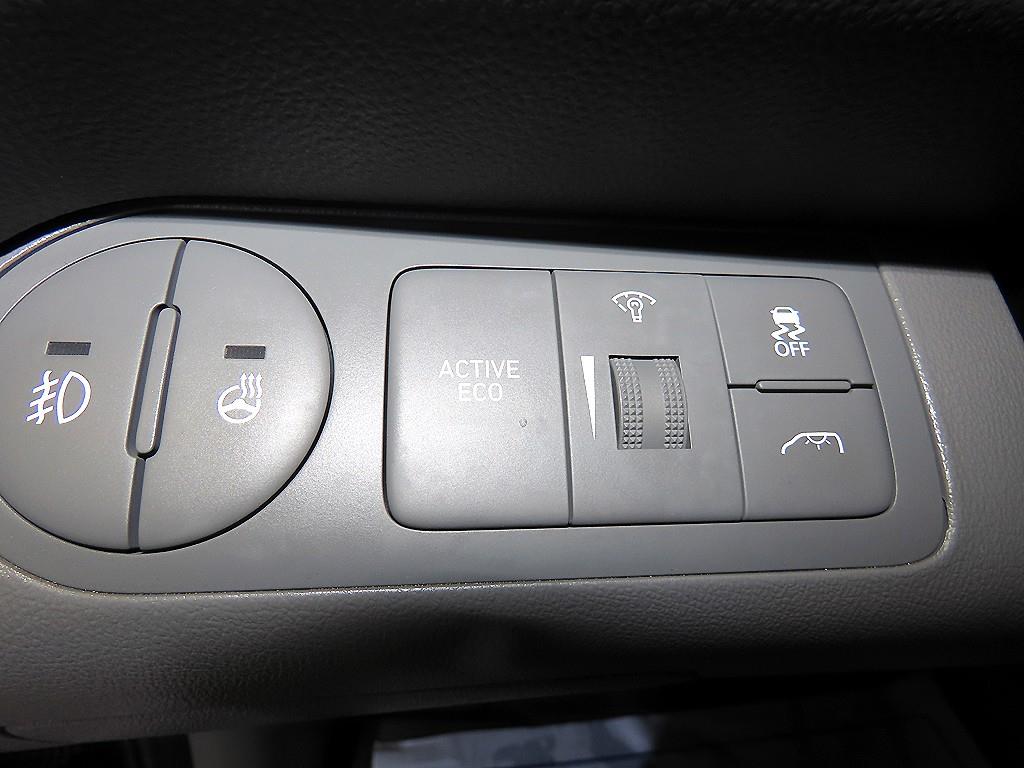 Hyundai Starex — photo 13