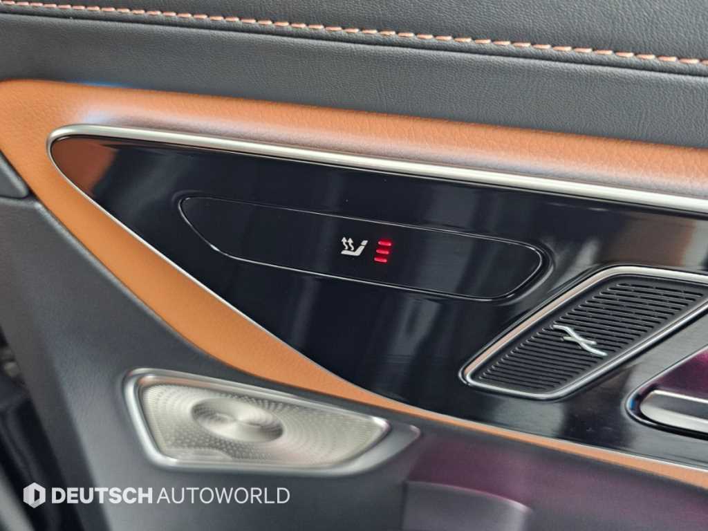 Mercedes-Benz GLC-Class — photo 16