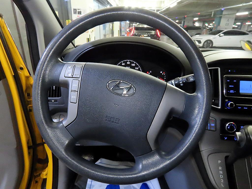 Hyundai Starex — photo 08