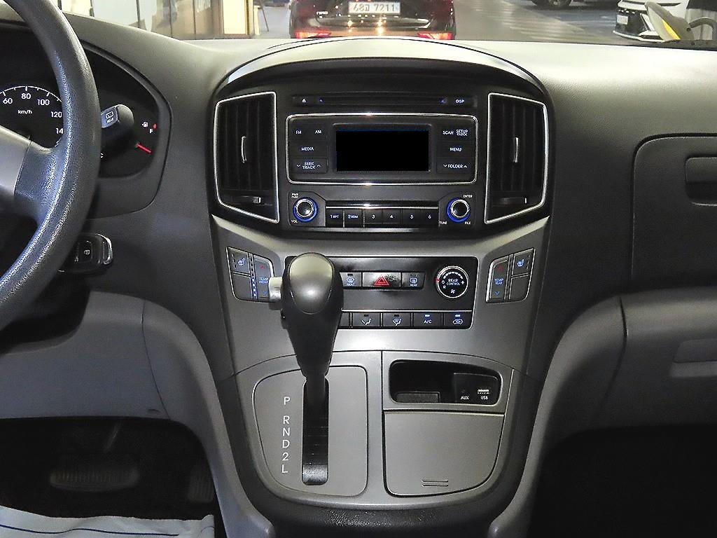 Hyundai Starex — photo 11