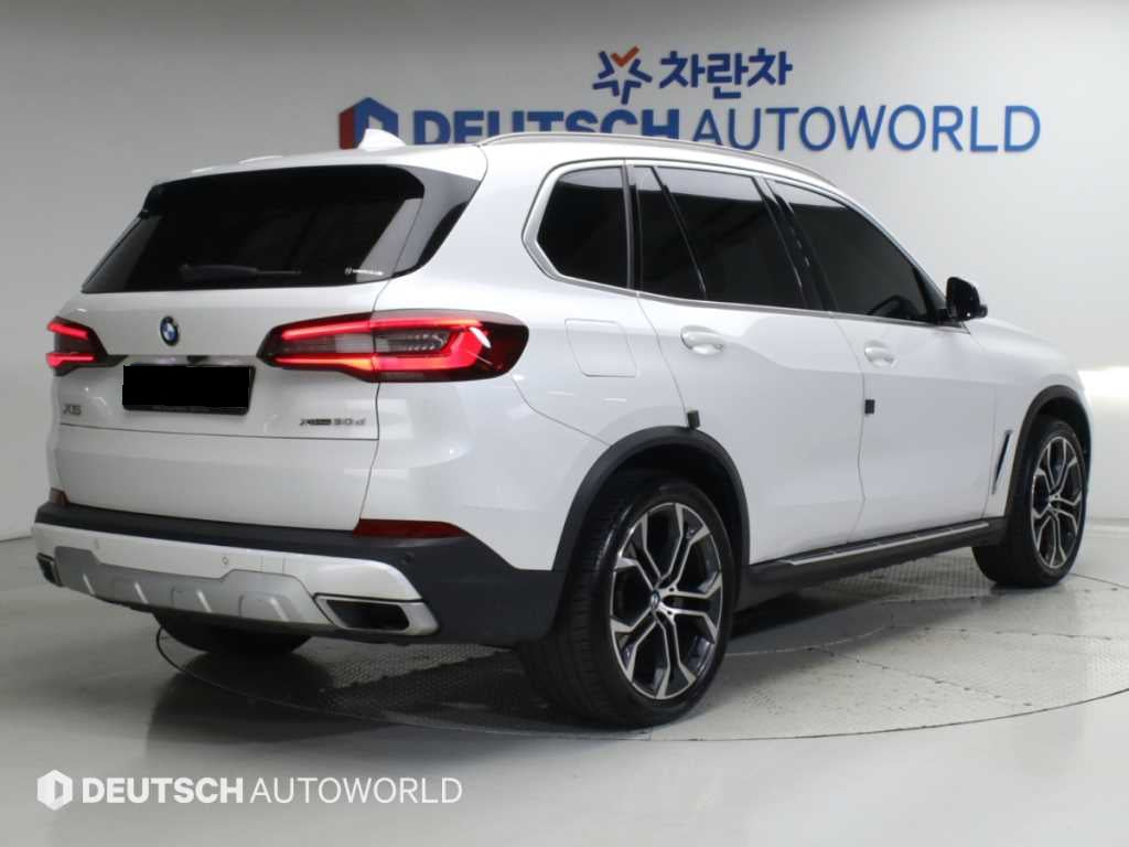 BMW X5 — photo 02