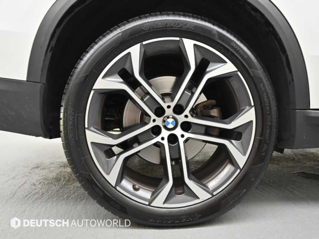 BMW X5 — photo 05