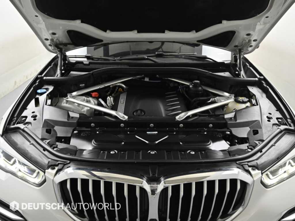 BMW X5 — photo 06