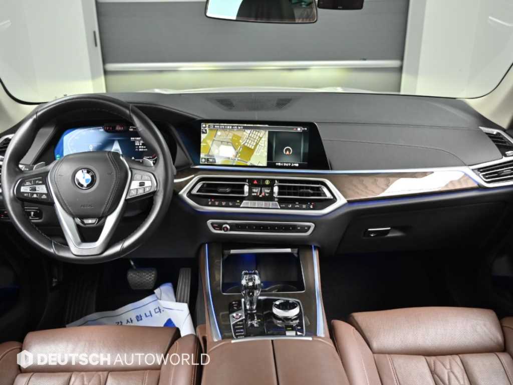 BMW X5 — photo 07
