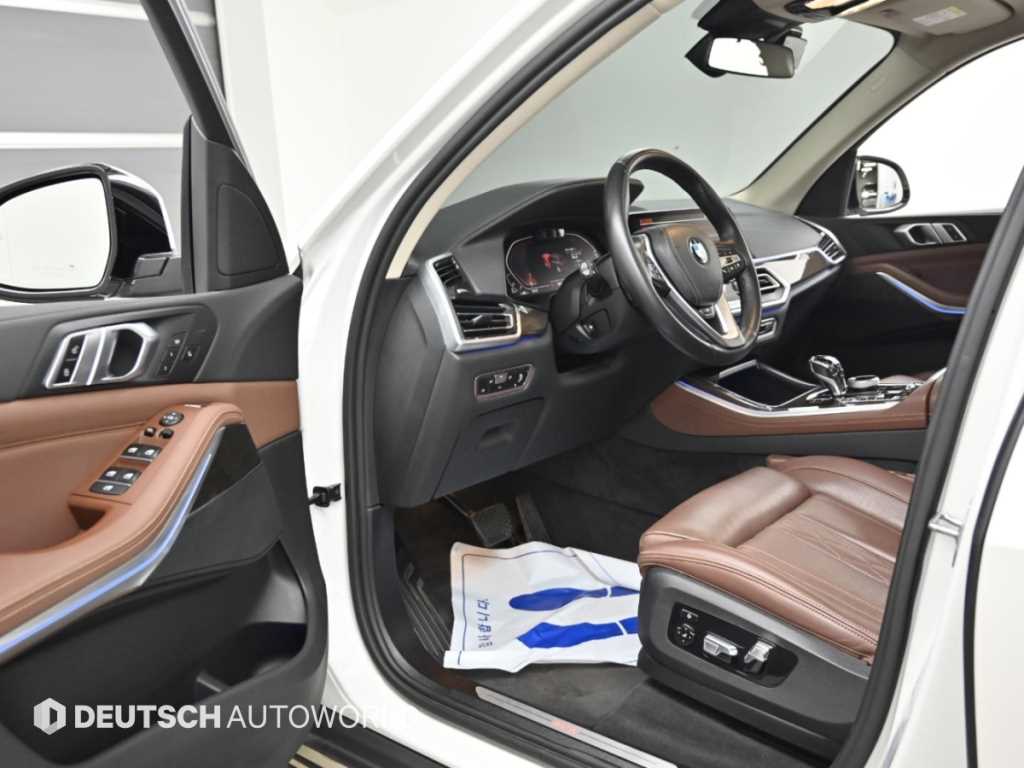 BMW X5 — photo 11
