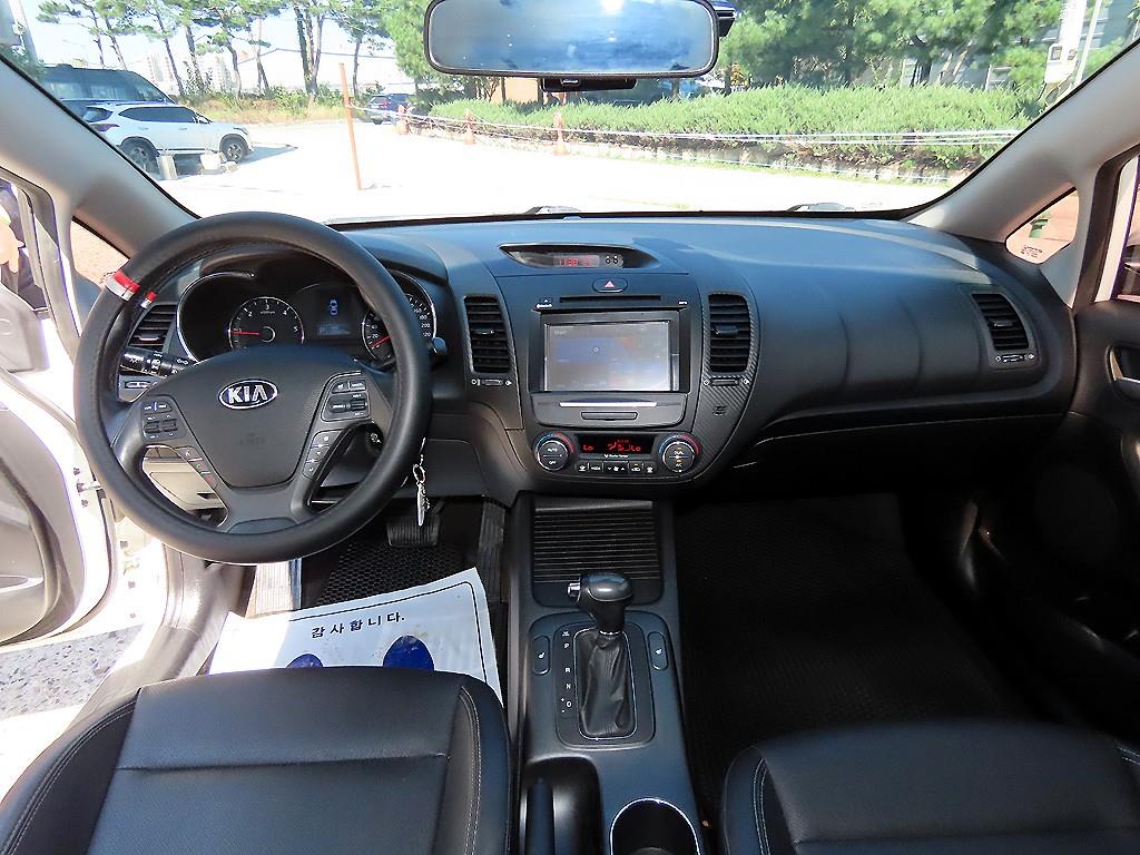 Kia K3 — photo 07