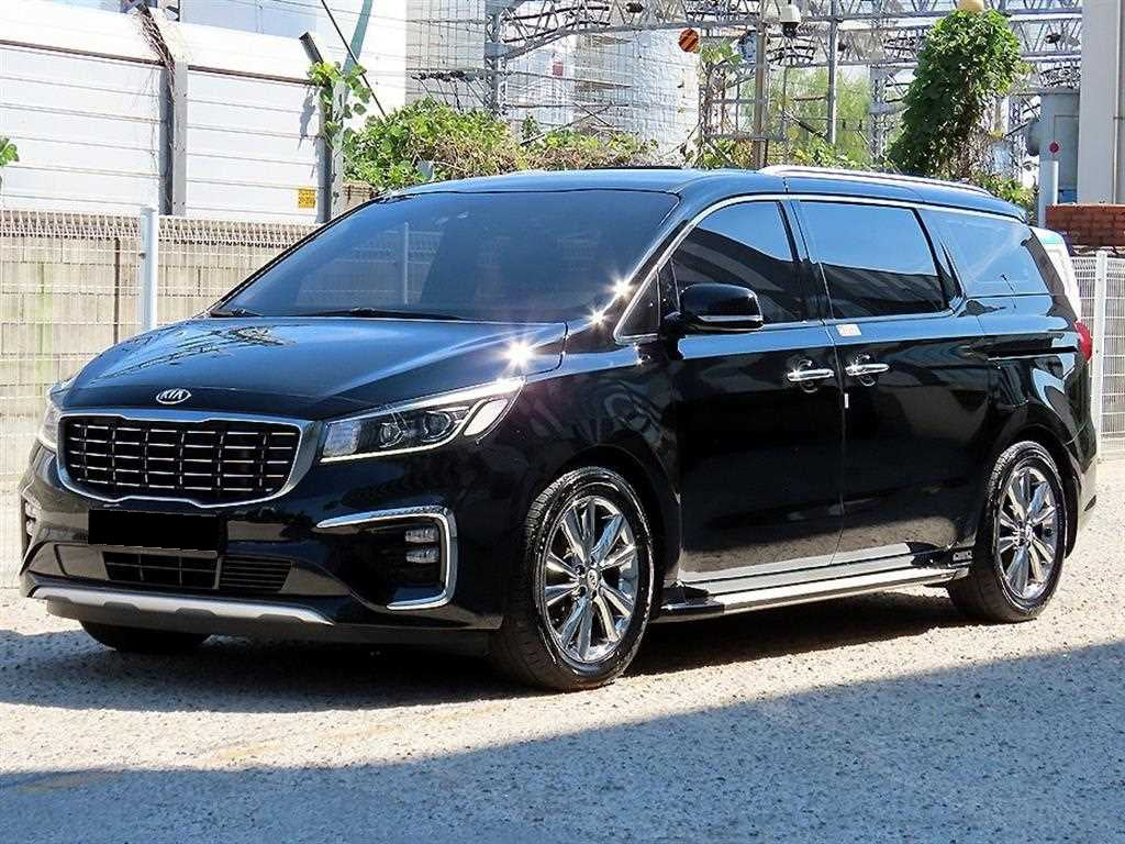 Kia Carnival — photo 02