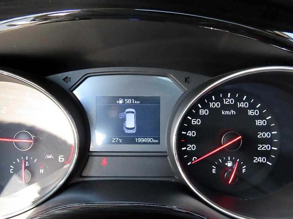 Kia Carnival — photo 10
