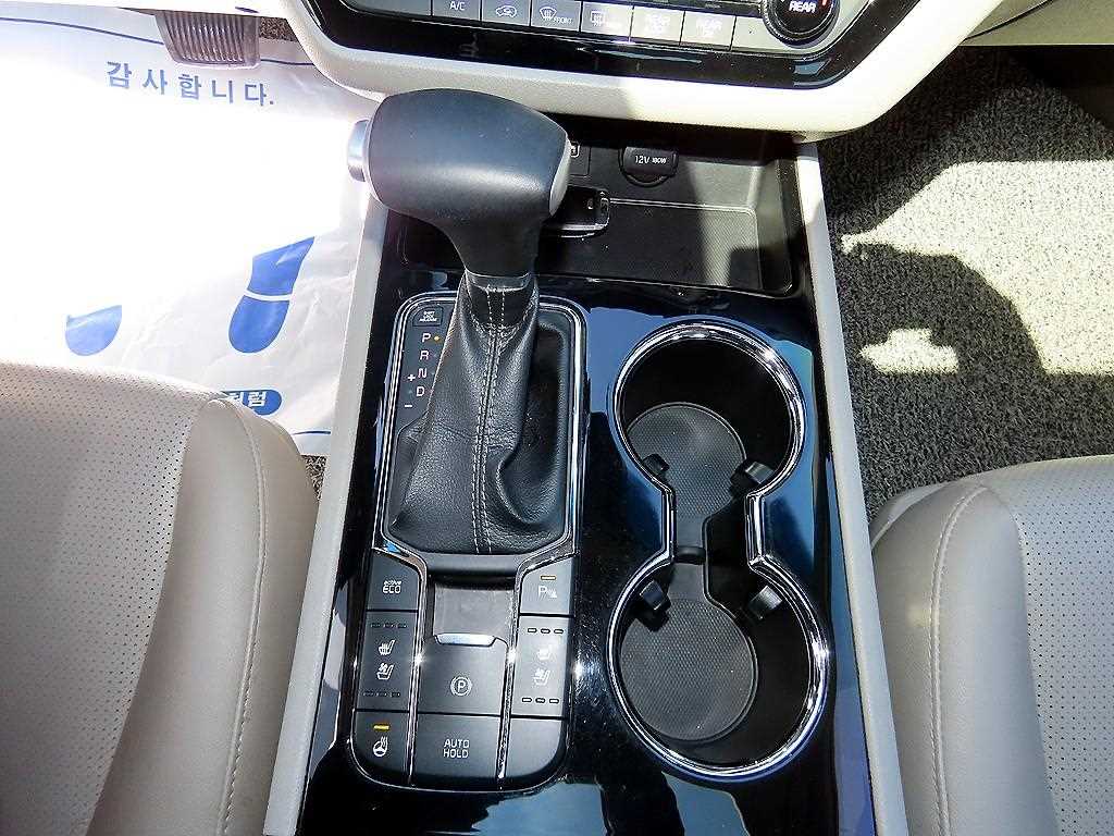 Kia Carnival — photo 11