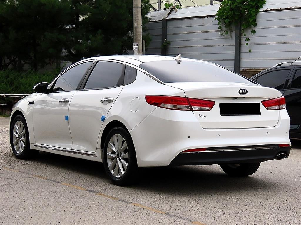 Kia K5 — photo 03