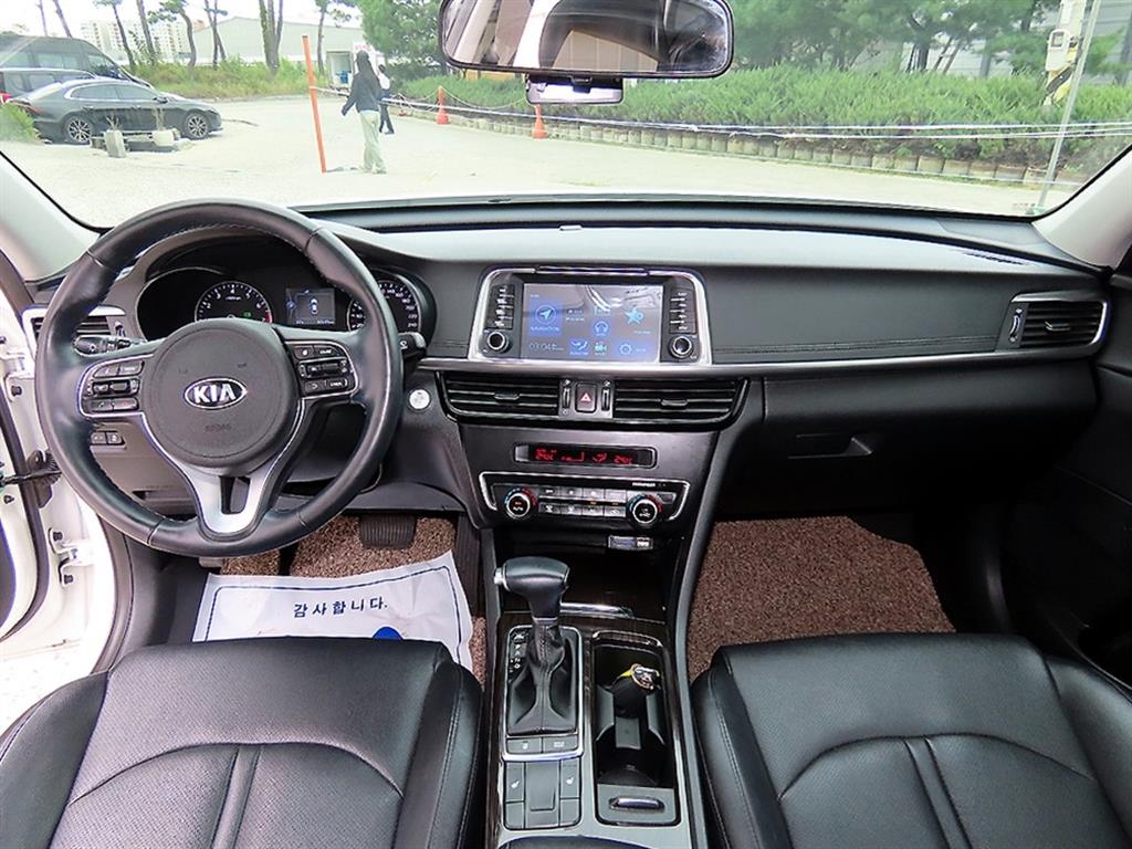 Kia K5 — photo 07