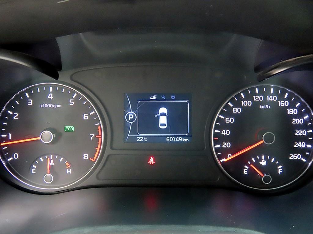 Kia K5 — photo 09