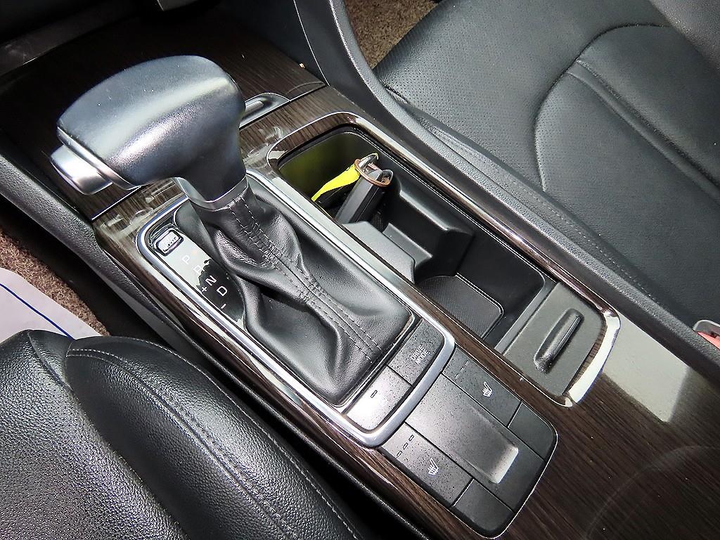 Kia K5 — photo 10