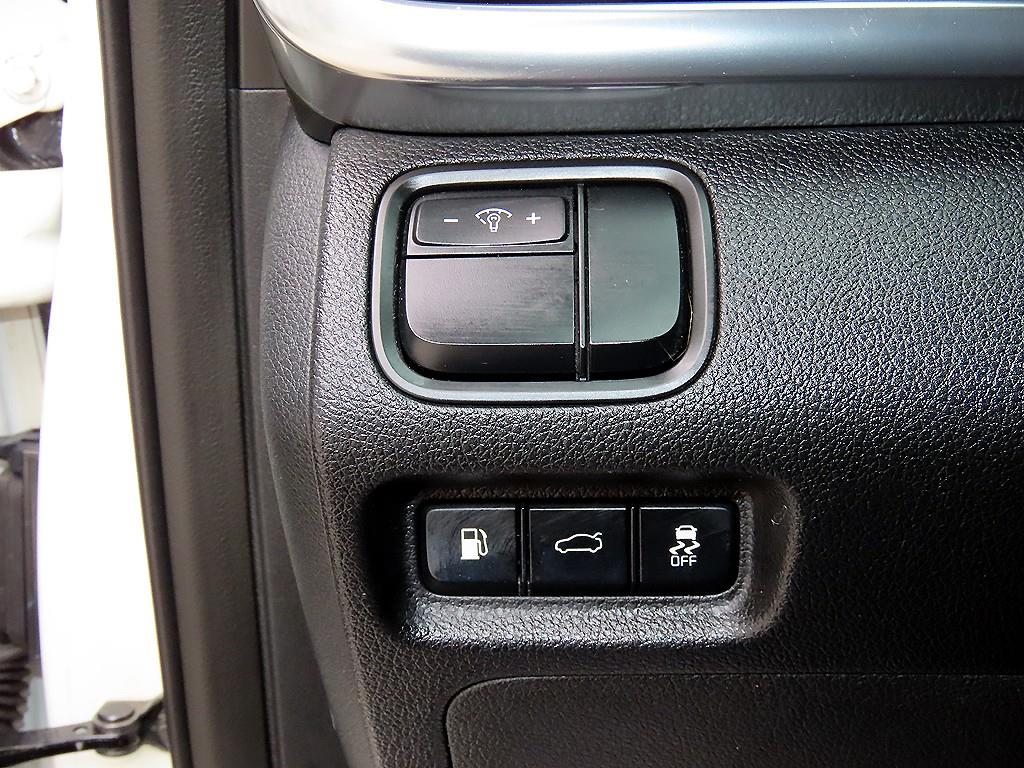 Kia K5 — photo 12