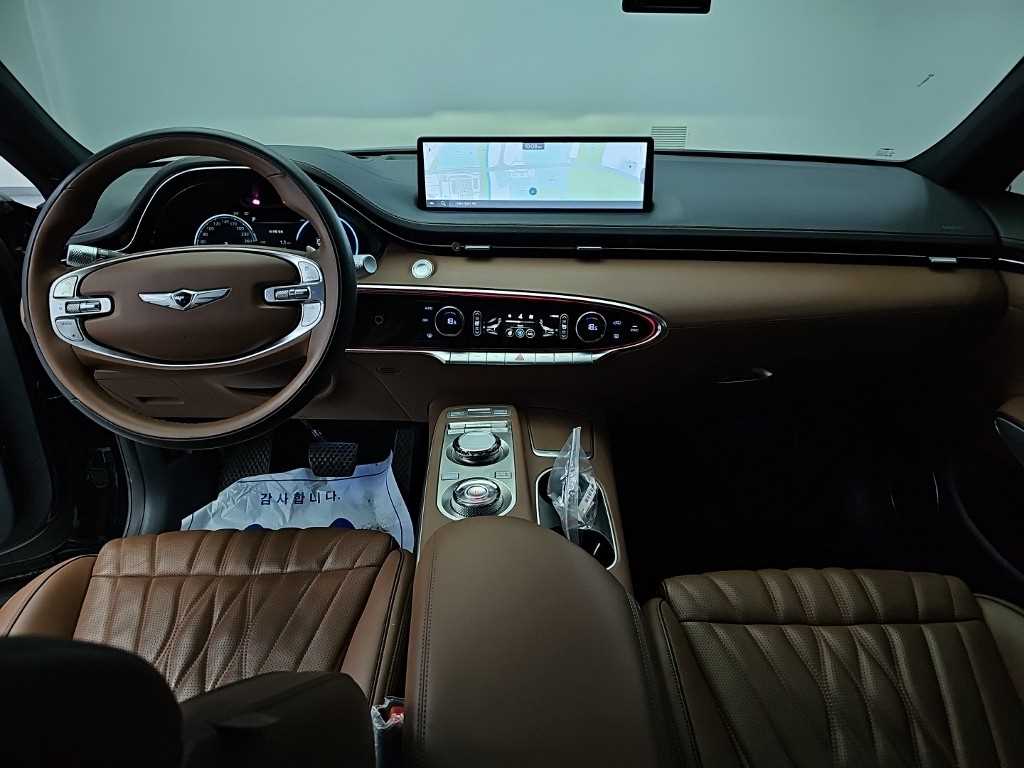 Genesis GV70 — photo 07