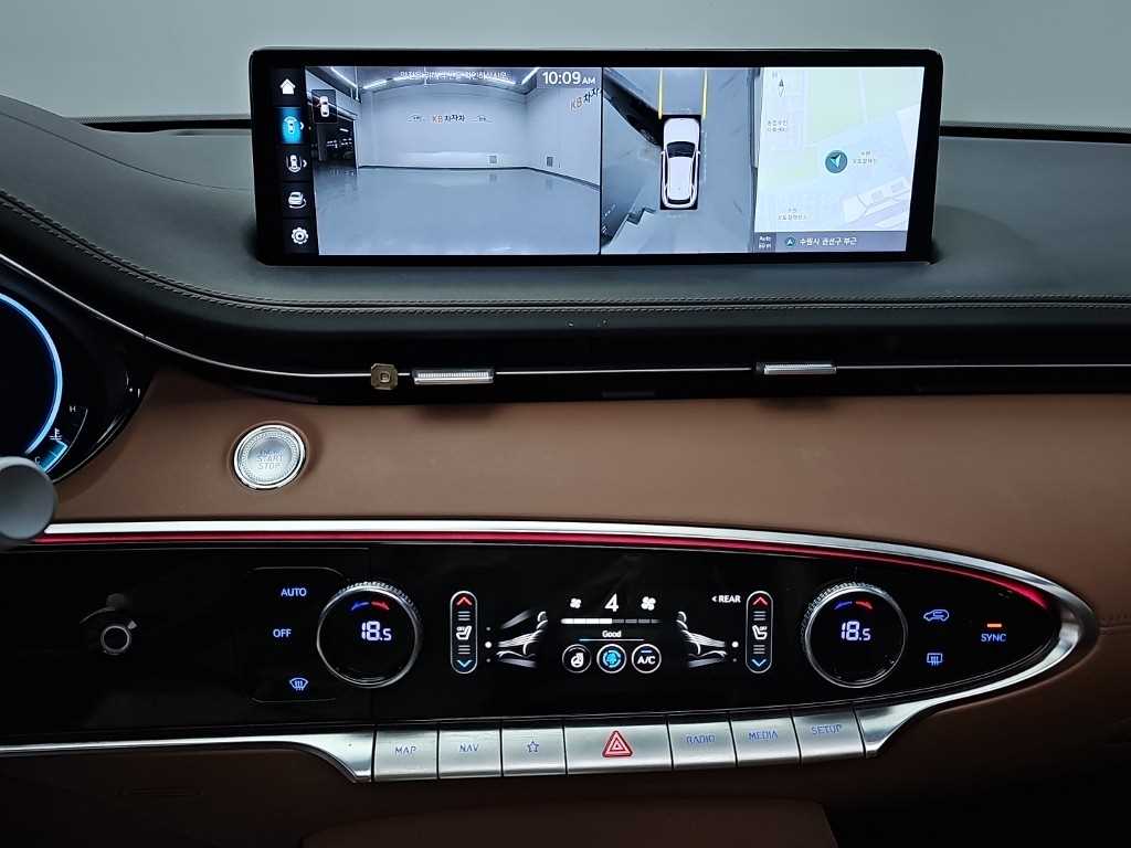 Genesis GV70 — photo 10