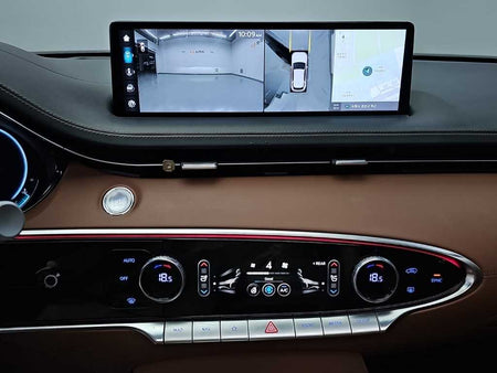 Genesis GV70 — photo 10