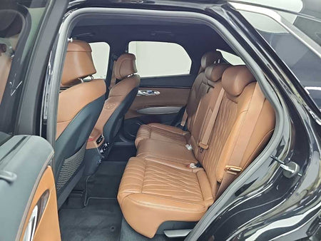 Genesis GV70 — photo 12