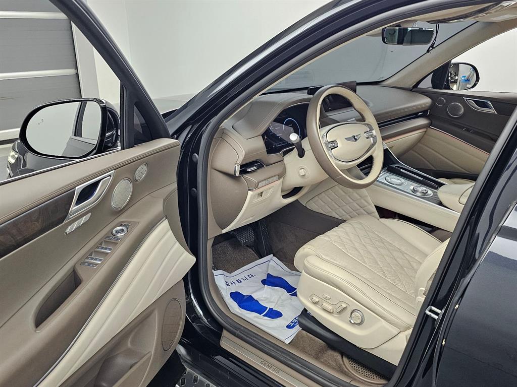 Genesis GV80 — photo 11