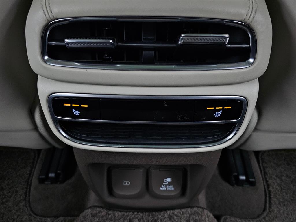 Genesis GV80 — photo 16
