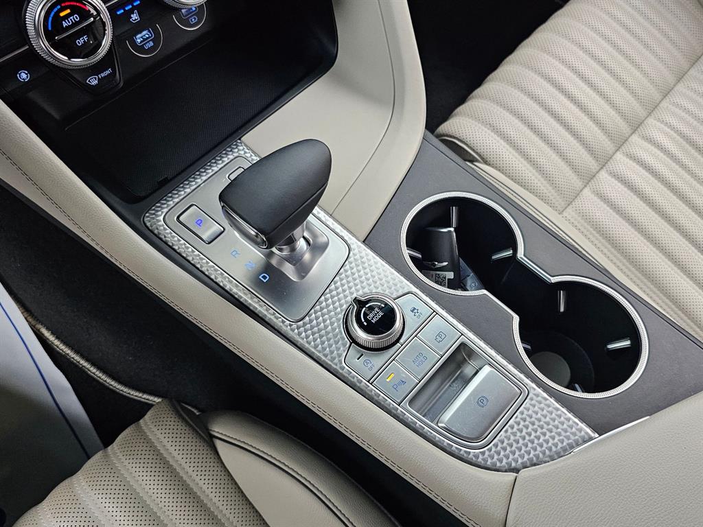 Genesis G70 — photo 09